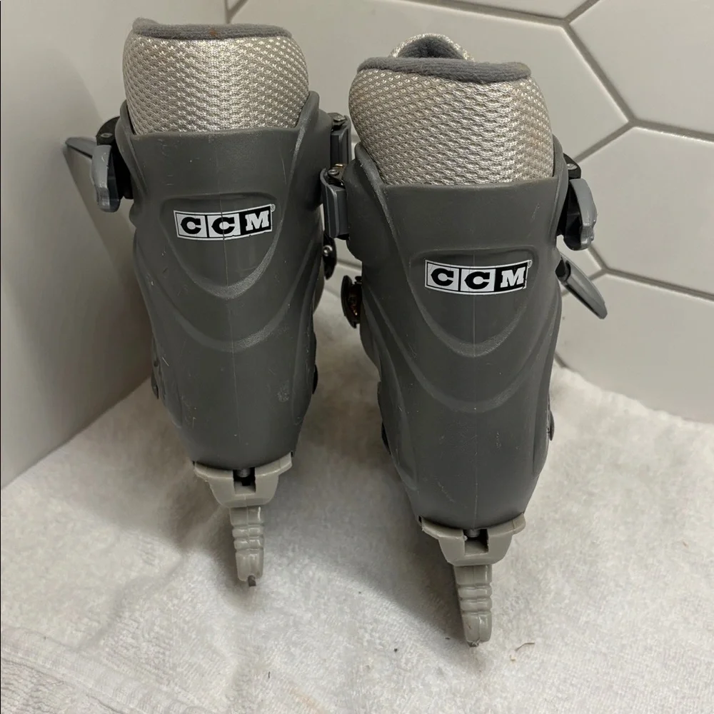 Kids Gray Ice Skates CCM Adjustable - Picture 4 of 5